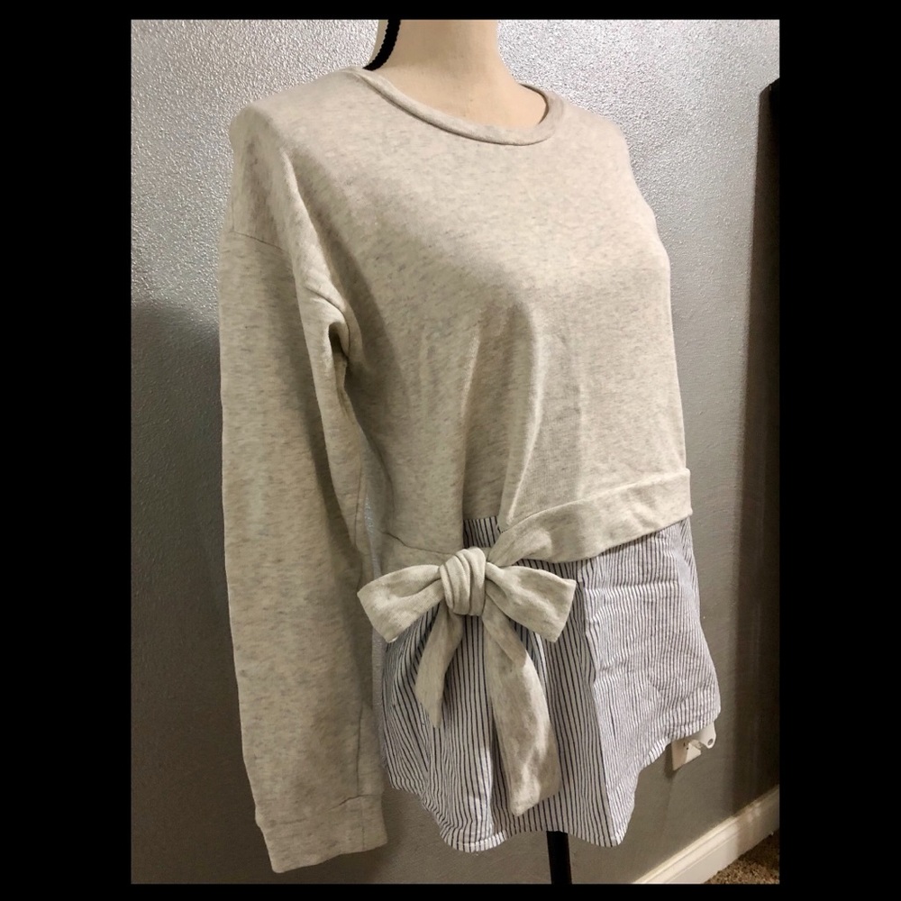 Socialite Bow Sweater - Picture 2 of 5